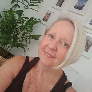 Meet your Posher, Roslyn